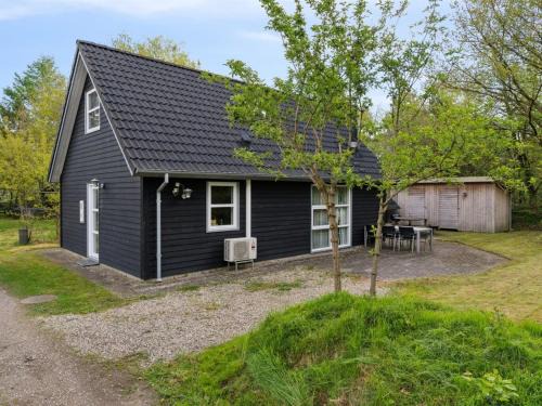 Skygge Casa | Holiday Home Øgot by Interhome