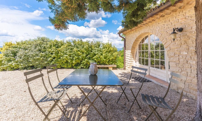 Bonnieux Casa | Casa de vacaciones 'Orangerie' con vistas a la montaña, terraza compartida y Wi-Fi