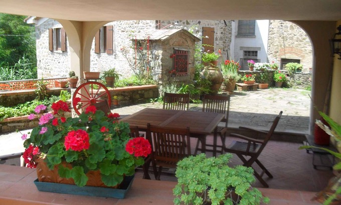 Marliana Casa | Casa vacacional con terraza y vista al mar