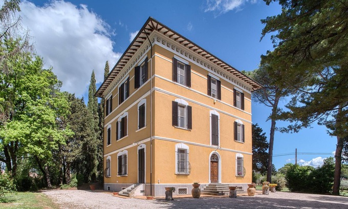 Lidarno Casa | Casa vacacional "Palazzetto Bovini" con Wi-Fi y piscina privada