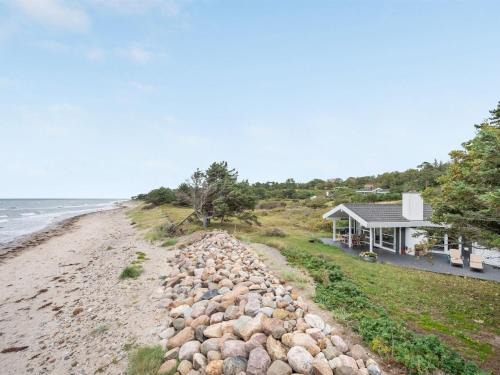 Udsholt Casa | Holiday Home Pascal - 25m from the sea by Interhome
