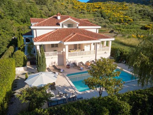 Zrnovnica Villa | Holiday Home Plasa