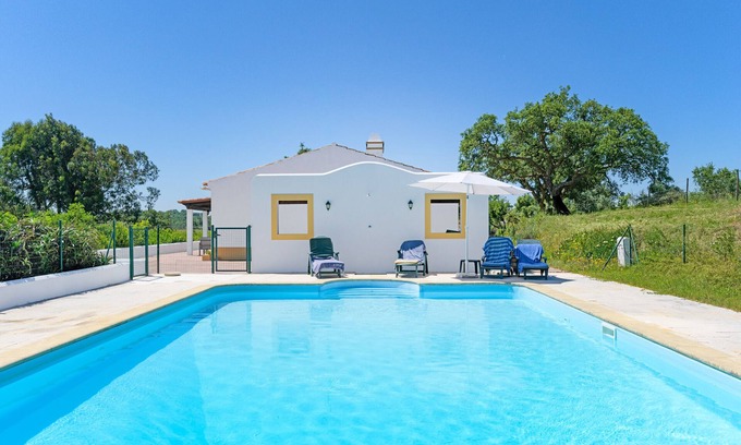 Santiago do Cacem Casa | Casa de vacaciones 'Monte Do Cerro Verde' con piscina privada, terraza privada y balcón