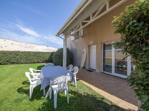 Biscarrosse Plage Casa | Holiday Home Résidence Dune Blanche - Océan1 by Interhome