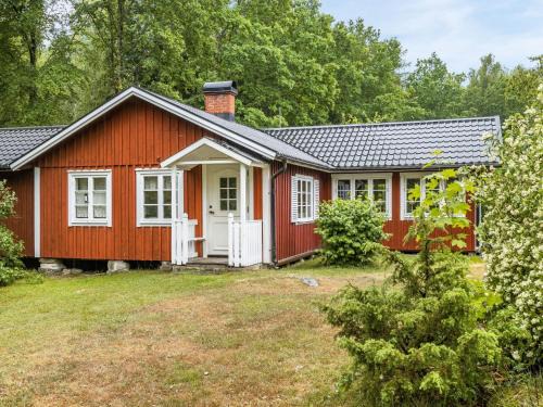 Kyrkhult Casa | Holiday Home Röshult by Interhome