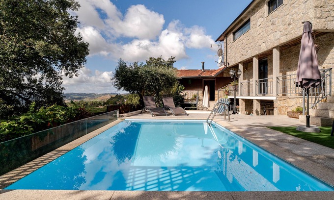 Celorico de Basto Casa | Casa de Vacaciones 'Real De Cima' con Vista a la Montaña, Wi-Fi y Aire Acondicionado
