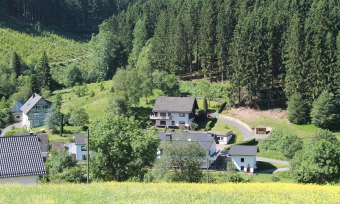 Sorpetal Apartamento | Holiday Home Rehsiepen