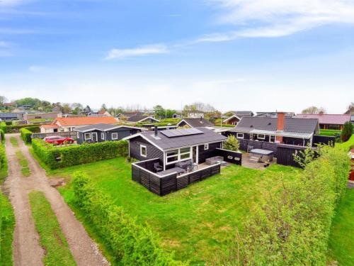 Hvidbjerg Strand Casa | Holiday Home Ritha - 175m from the sea by Interhome