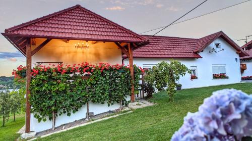 Strigova Casa | Holiday Home Rojko