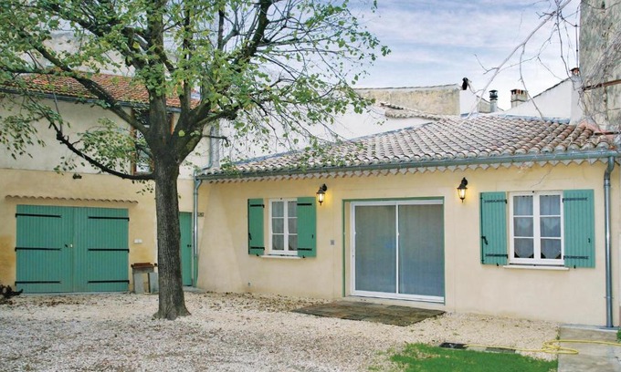 Suze-la-Rousse Casa | Holiday Home Rue De L`escuraille