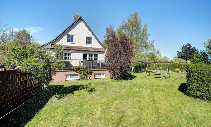 Schaprode Casa | Casa de vacaciones 'Rügenferienhaus Komplett' con terraza compartida, jardín compartido y Wi-Fi
