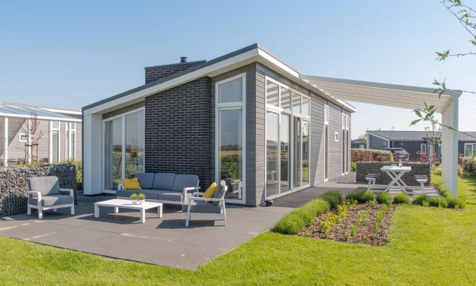 Wemeldinge Casa | Holiday Home Ruisweg 39 by Interhome