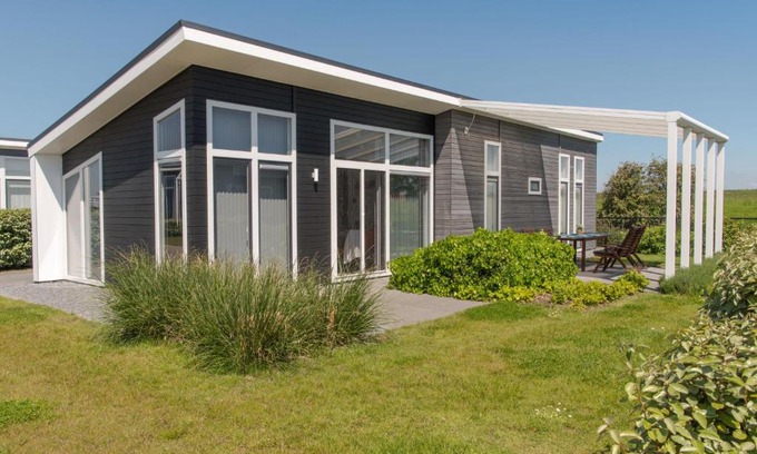 Wemeldinge Casa | Holiday Home Ruisweg 69 by Interhome