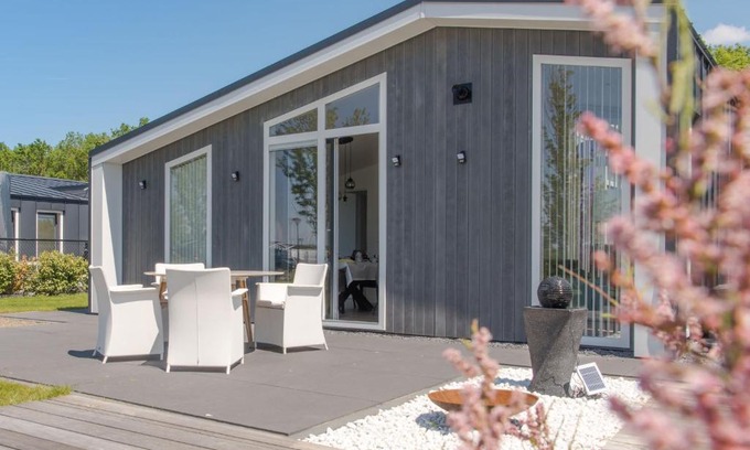 Wemeldinge Casa | Holiday Home Ruisweg 76 by Interhome