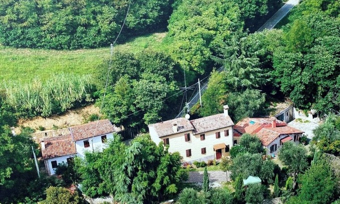 Albettone Casa | Casa de vacaciones 'Rustico del Vigneto' con vistas a la montaña, jardín y Wi-Fi