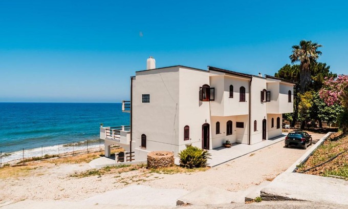 Marina di Caronia Casa | Holiday Home Santa Maria by Interhome