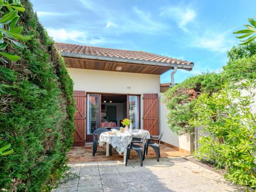 Mimizan-Plage Casa | Holiday Home Sicard-5 by Interhome