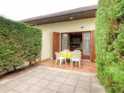 Mimizan-Plage Casa | Holiday Home Sicard-9 by Interhome