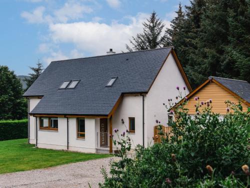 Drumnadrochit Casa | Holiday Home Springbank Lodge by Interhome