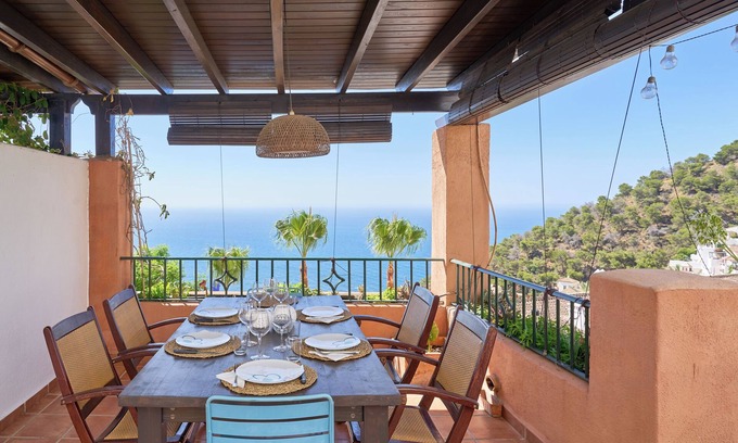Almuñécar Casa | Casa de vacaciones "Increíbles vistas al mar y al jardín" con piscina y Wi-Fi