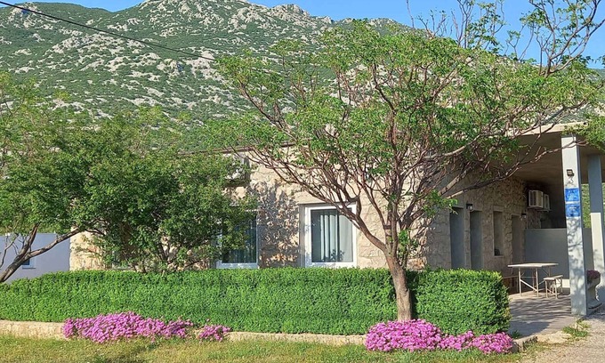 Cesarica Casa | Casa vacacional Adecuado para 2 familias con 3 baños