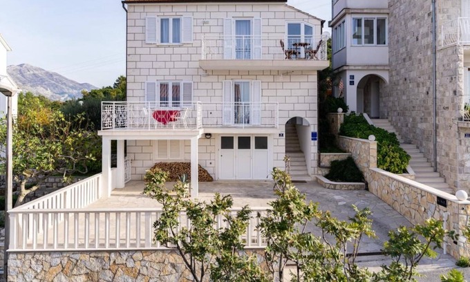 Zvekovica Villa | Holiday Home Swiss **** with Jacuzzi