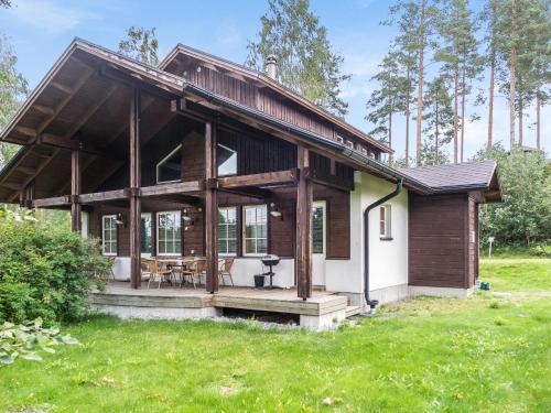 Tahkovuori Casa | Holiday Home Tahkon rummikub by Interhome
