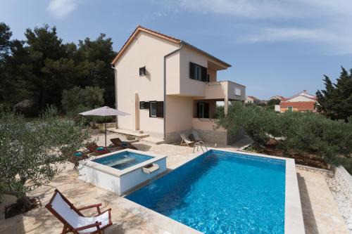 Sutivan Villa | Holiday Home Tanja