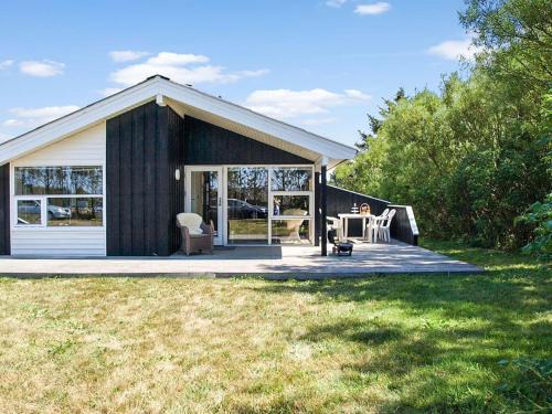 Lonstrup Casa | Holiday Home Tia - 900m from the sea by Interhome