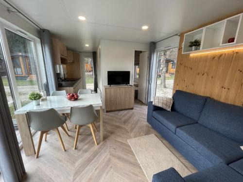 Riedenburg Casa | Holiday Home Tiny Haus Burgblick by Interhome