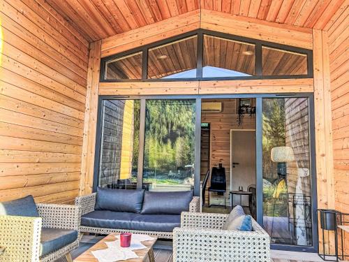 Fischbachau Casa | Holiday Home Tiny Haus Glockenalm-Villa Kunterbunt by Interhome