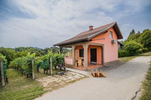 Brezice Casa | Holiday Home Vesna with Sauna