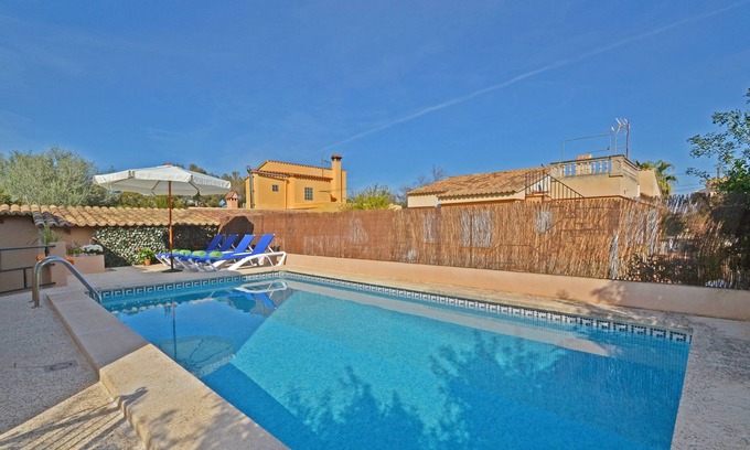 El Toro Villa | Encantadora "Villa Benestar" con vistas a la montaña, piscina, jardín, terrazas y Wi-Fi; aparcamiento disponible