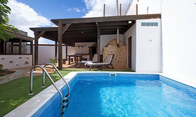 Betancuria Casa | Casa de vacaciones "Villa Antonia" con piscina, Wi-Fi, terrazas y jardín