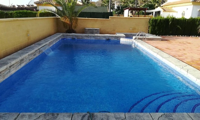 Mazarrón Casa | Casa de vacaciones 'Villa Casa del Sol' con vistas a la montaña, piscina y wifi
