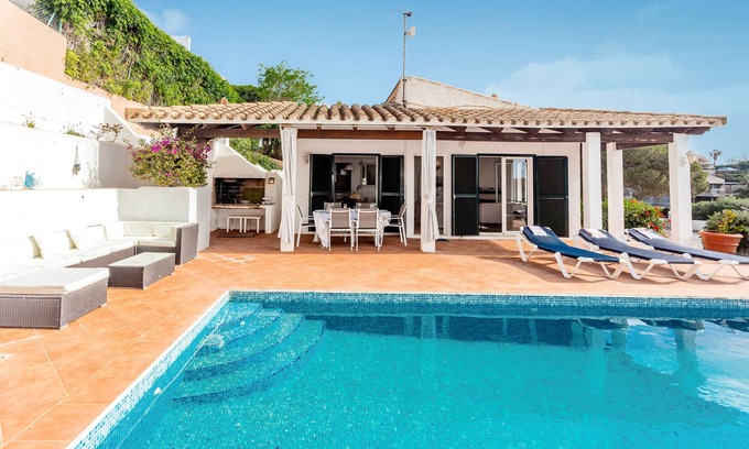 Cala Llonga Casa | Casa de vacaciones 'Villa Kingfisher' con vistas al mar, Wi-Fi y aire acondicionado