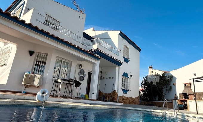 Costa del Sol Casa | Holiday Home 'Villa Famara' with Mountain View, Wi-Fi and Air Conditioning