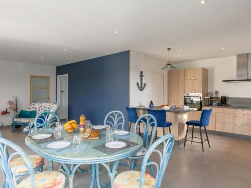 Cleder Casa | Holiday Home Villa Kerlina by Interhome