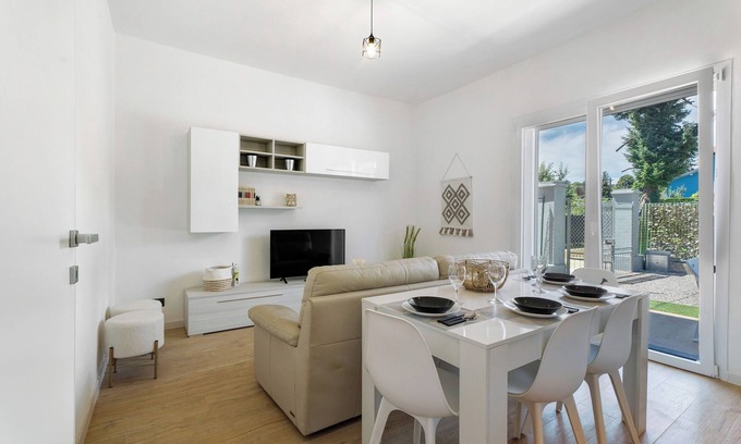 Arona Casa | Casa de vacaciones 'Villa Lilia Appartamento Verde' con jardín compartido y Wi-Fi