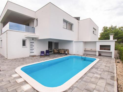 Srima Casa | Holiday Home Villa Loreta by Interhome