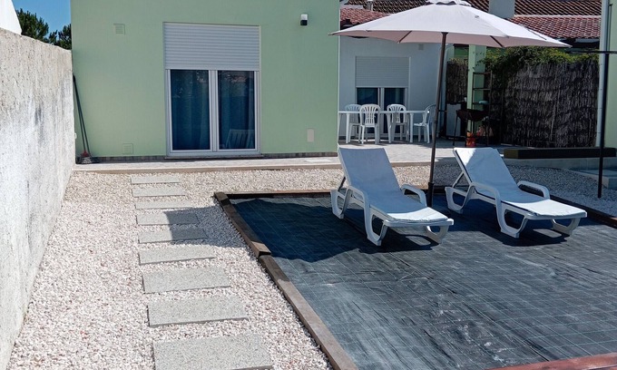 Nadadouro Casa | Holiday Home 'Vintage Gonçalo Lagoa Stay' with Private Terrace, Private Garden and Wi-Fi