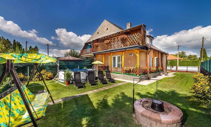 Balatonkeresztur Casa | Casa vacacional con aire acondicionado, piscina, wifi
