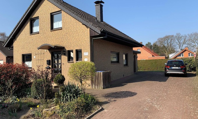 Haseluenne Casa | Casa de vacaciones "Wacholderhain" cerca del lago con jardín