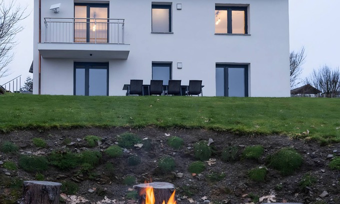 Gellinghausen Casa | Casa de vacaciones 'Waldzauber-Winterberg' con vistas a la montaña, terraza privada y Wi-Fi