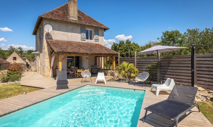 La Bachellerie Casa | holiday home with private pool and large covered terrace.