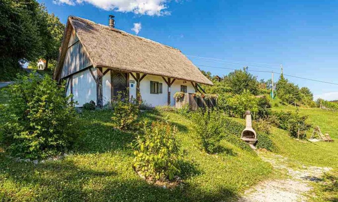 Srednje Grcevje Casa | Casa vacacional con acceso a Internet y barbacoa