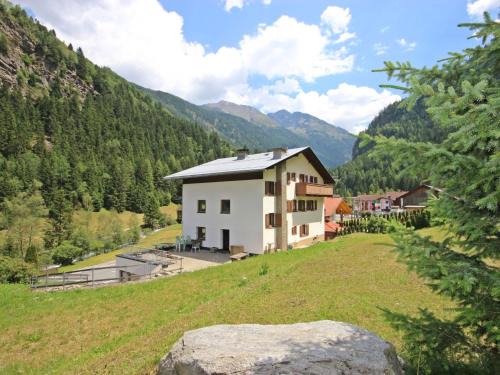 Sankt Leonhard im Pitztal Casa | Holiday Home Wiese by Interhome