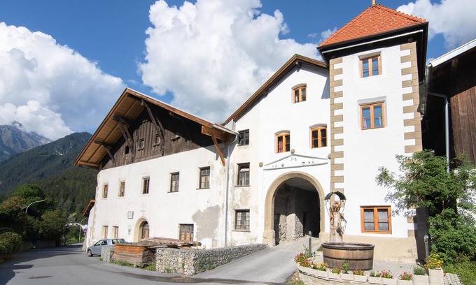Stuben Casa | Holiday home with a sauna near three ski resorts
