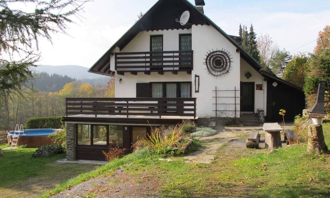 Svinna Casa | Casa vacacional Con chimenea, sauna, sala de juegos y piscina climatizada.