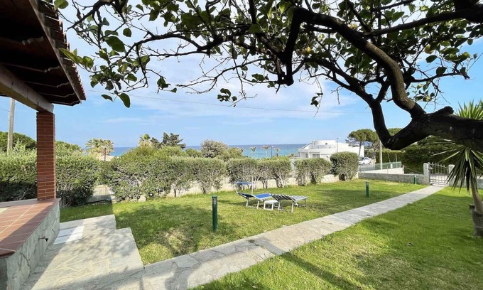 Costa Rei Casa | Casa vacacional con jardín y terraza